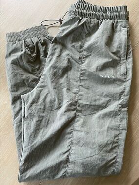 Wilo The Label Olive Green Lightweight Jogger Pants